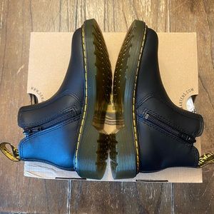 BRAND NEW Dr. MARTENS - US : 12 / UK : 11